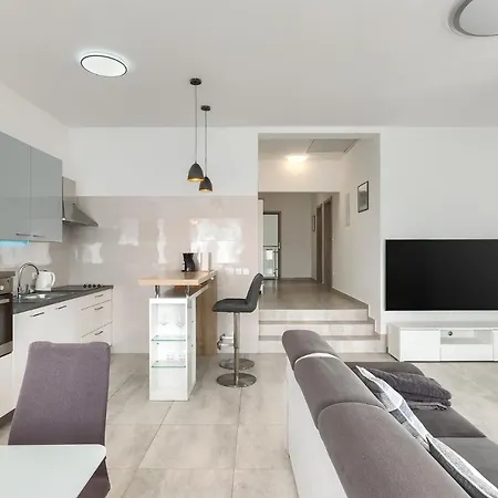 Dali Apartment